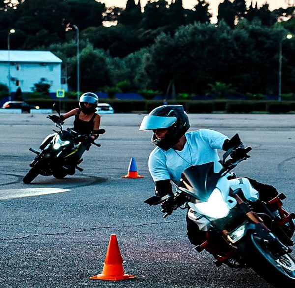 Formation permis moto A2 sur piste privée à Rosny - BIM Auto École Bagnolet